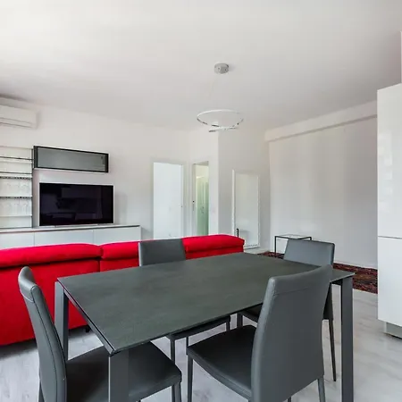 Guesthost - Garibaldi & Gae Aulenti Modern With Private Parking! Lejlighed *