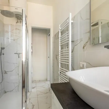 Garibaldi & Gae Aulenti Modern With Private Parking! Apartment